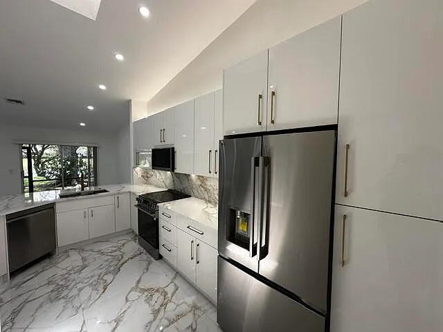 2173 Discovery Cir W — Photo 5