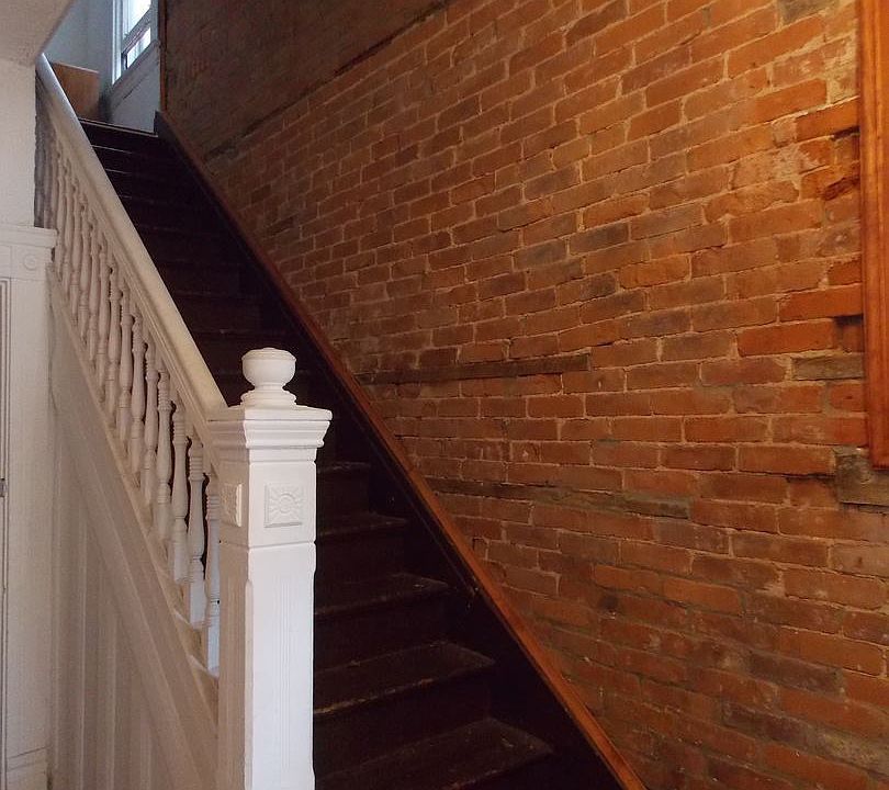 1st image of 203 N 2nd St APT 3