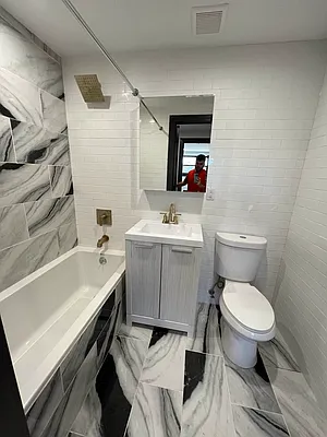Rented by Delmark Realty LLC | media 16