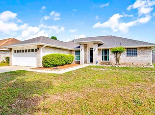2252 Valle Escondido Dr, Pensacola, FL 32526