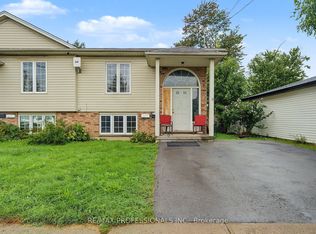 13 Waite Ln, Saint Catharines, ON L2P3Y7