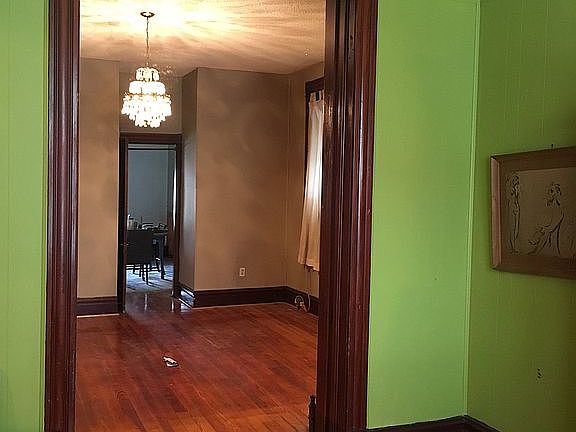 5th image of 3411 Magnolia Ave