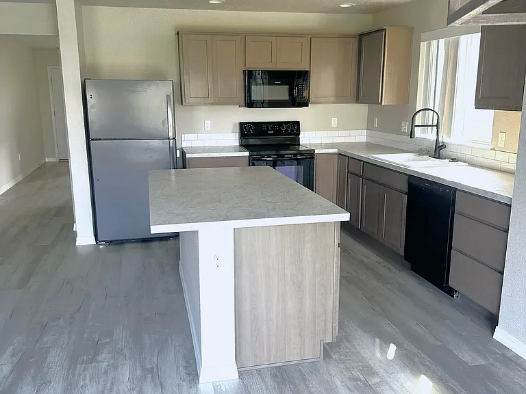 16903 Chambers Way — Photo 8