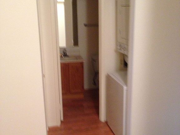 1/2 bath & Washer/Dryer