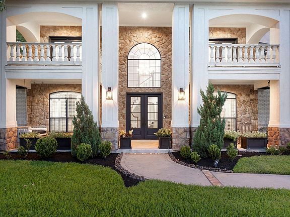 3rd image of 25322 Piney Bend Ct