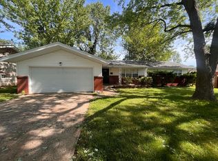 1937 E Edgewood St, Springfield, MO 65804