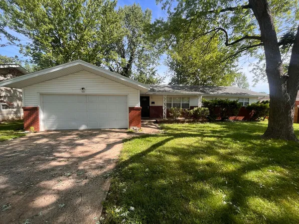1937 E Edgewood St, Springfield, MO 65804