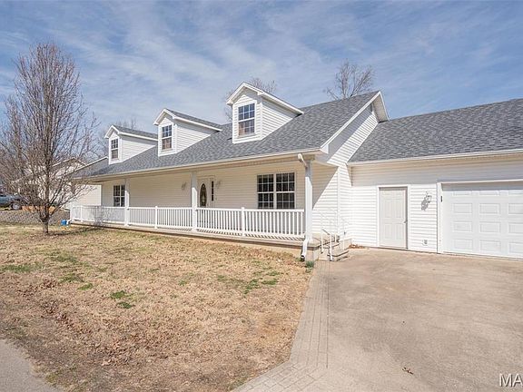 3rd image of 269 Red Robin Ln