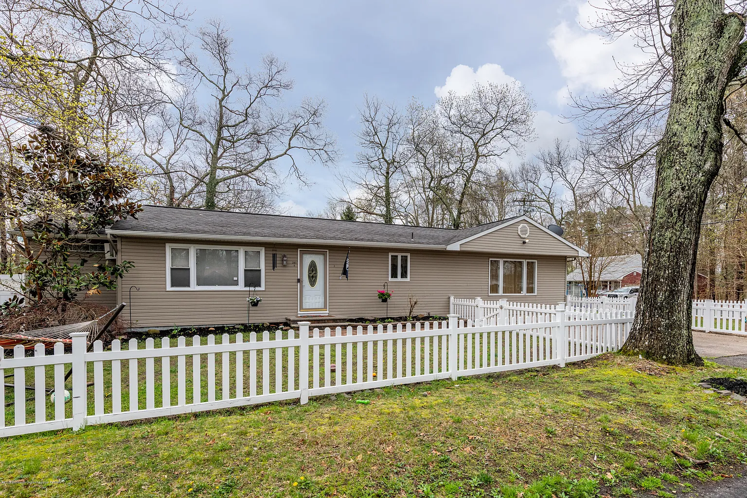 241 Lane Pl photo 1