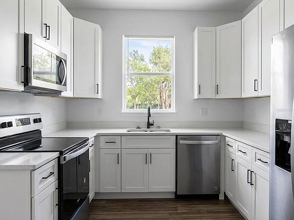 2nd image of 215 C St #B