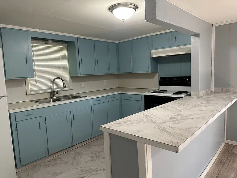 705 S Roosevelt Ave #D — Photo 2