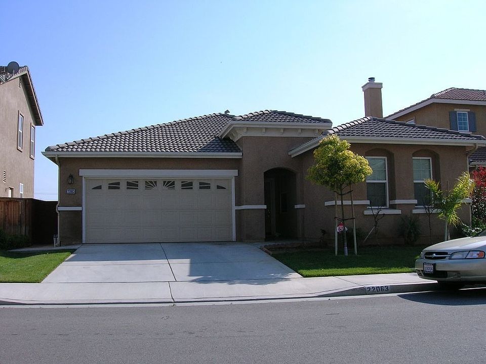 1st image of 22063 Goldenchain St