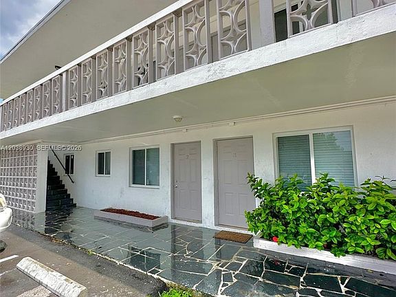 3rd image of 10 NW 77th St #2