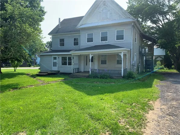 20 Park Ave, Lacona, NY 13083