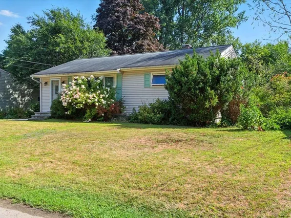 18 Maplewood Drive, South Burlington, VT 05403