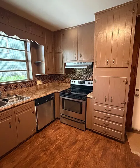 3160 Lake Ave — Photo 5