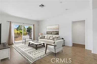 3 bed, 1411 sqft, $3,400 — Photo 4
