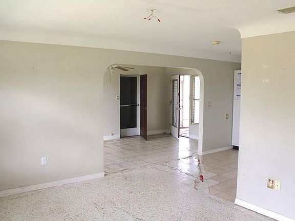 3rd image of 5862 52nd Ave N