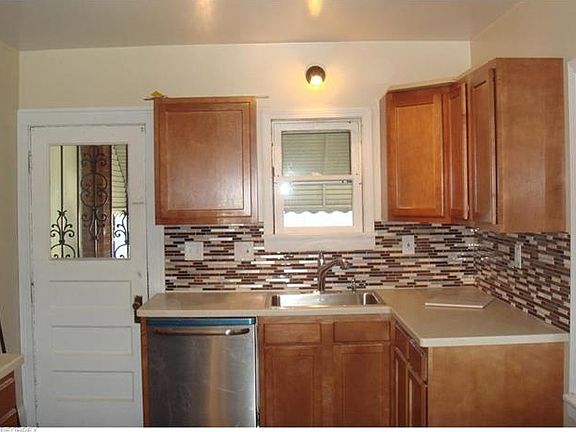 3rd image of 1322 W 104th St