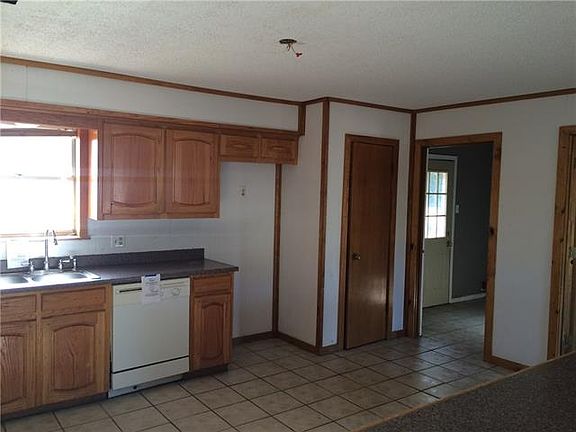 5th image of 1204 Karen Ln