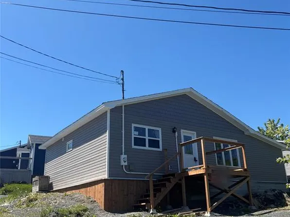 4 Oil Road, Upper Island Cove, NL A0A4E0