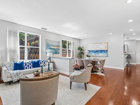 2nd image of 30 Oak Gate Pl
