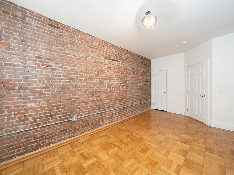 600 Willow Ave #4 — Photo 11