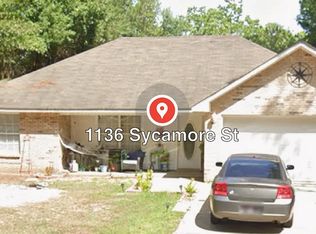 1136 Sycamore St, Ocean Springs, MS 39564