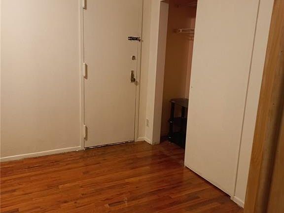 4th image of 153 Bay 26th St APT 1A