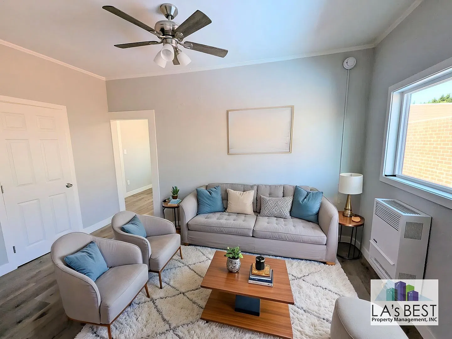 Sweet Spot Alert! Cozy 1 Bed in the Heart of LA — Photo 3
