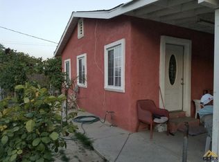 8917 Art Ln, Lamont, CA 93241