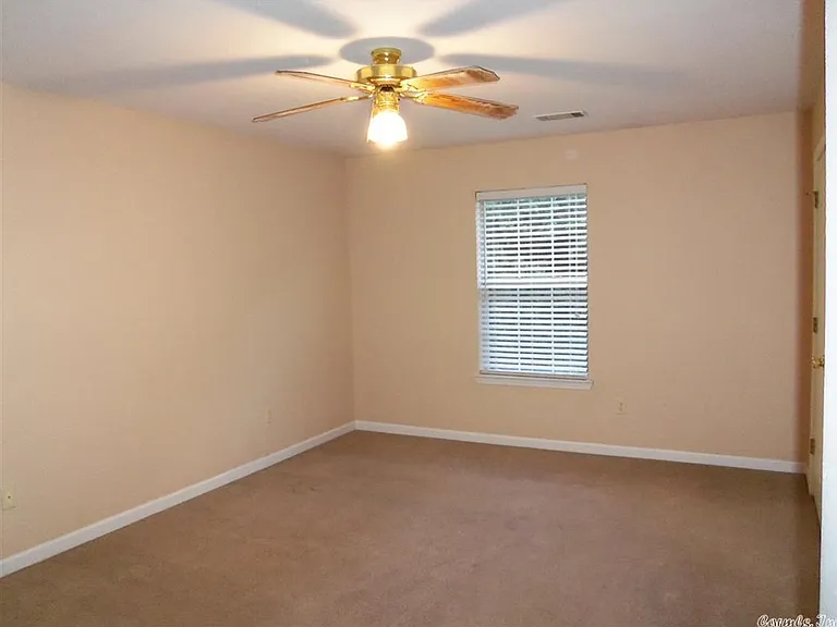 371 Club Rd — Photo 11