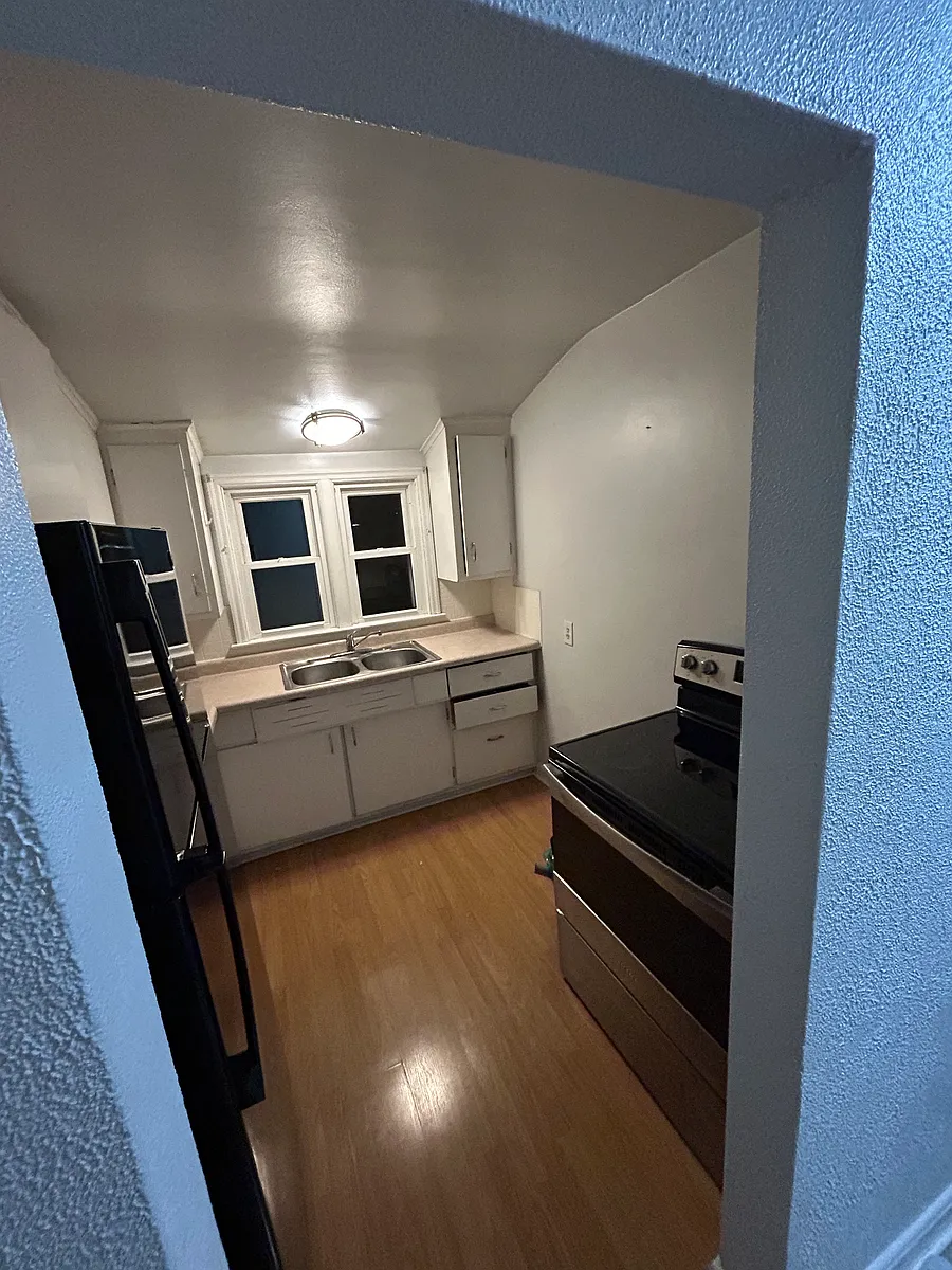Building Photo - 437 S 71st St #2