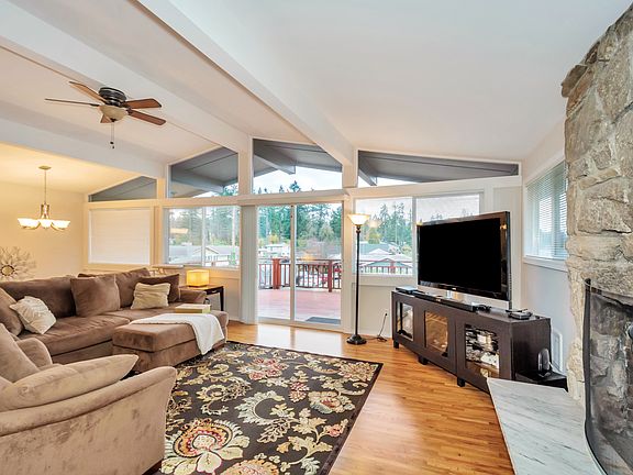 5th image of 17019 6th Avenue Ct S