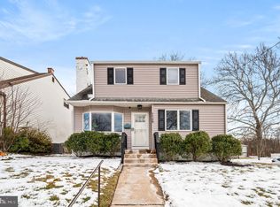 1129 Hall Ave, Abington, PA 19001
