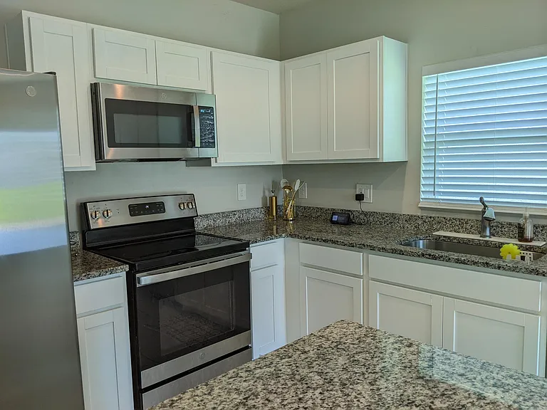 605 Lychee Ln — Photo 6