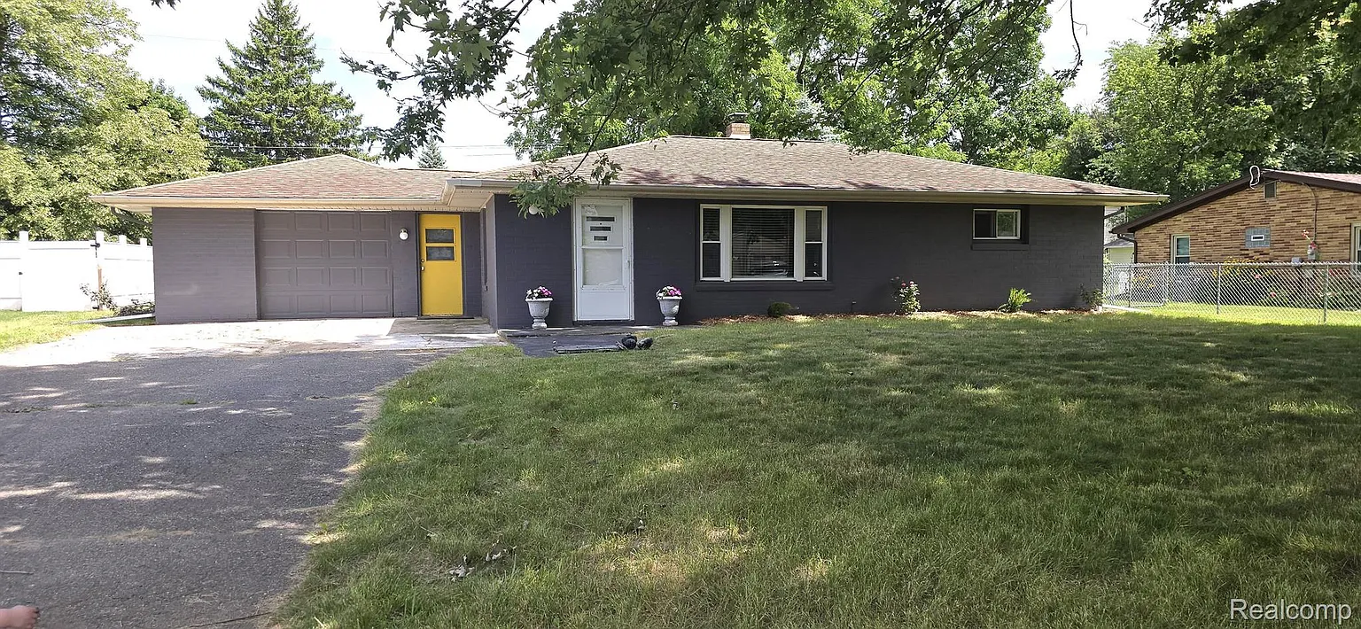 15205 Charluene Dr photo 1