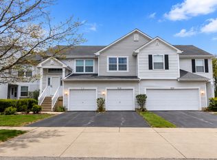 1513 Meadowsedge Ln, Carpentersville, IL 60110