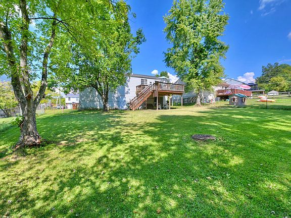 4th image of 95 Green Hill Dr