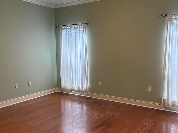 5th image of 10203 Springrose Ave