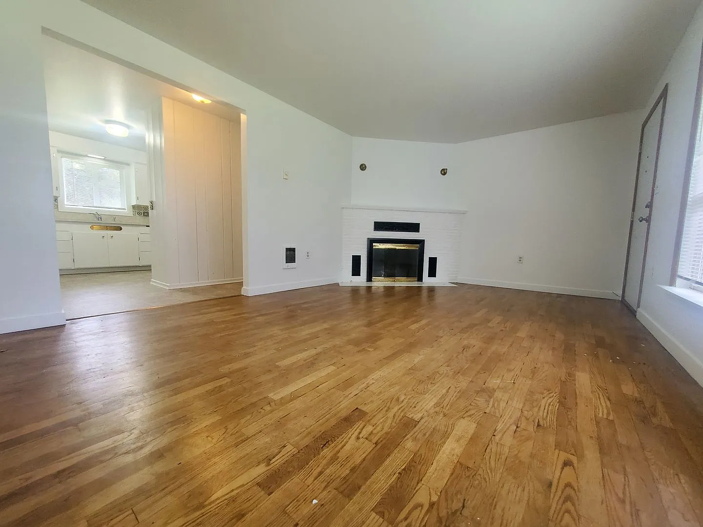 2 Bdrm, 1 bath, 832sf home in Spanaway $1895 — Photo 4