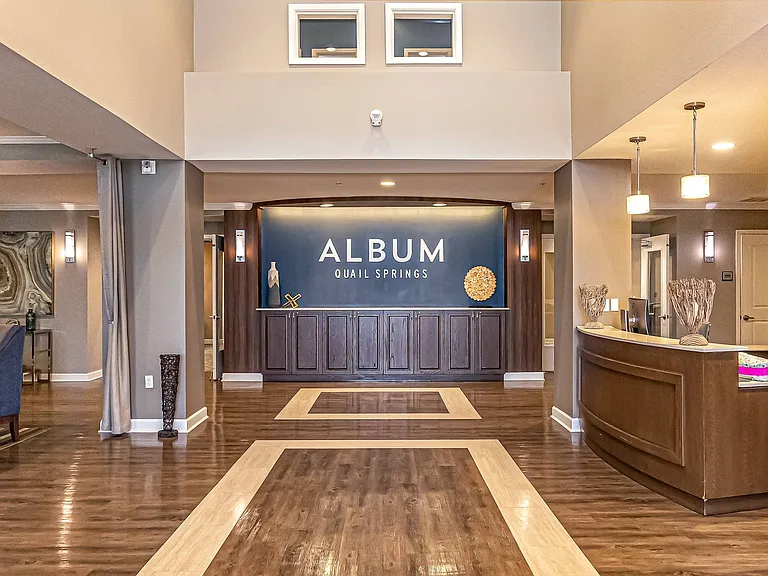 Leasing Lounge