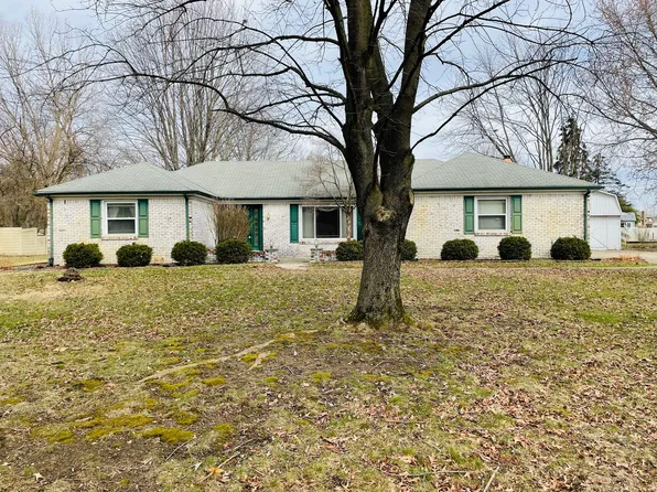 202 Cranberry Dr, Greenfield, IN 46140
