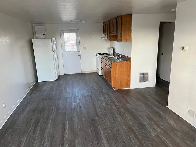 133 Reichart Ave #B — Photo 8