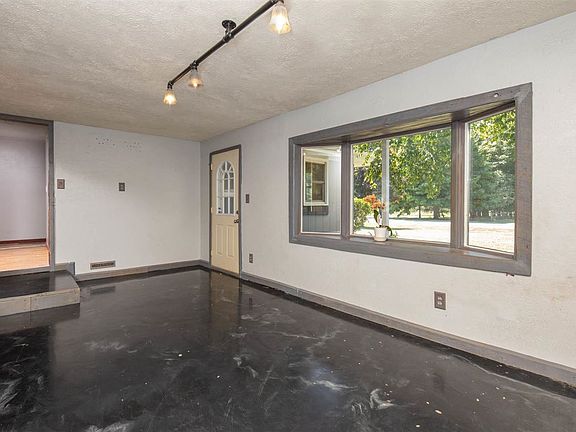 4th image of 8093 E Hilltop Ct