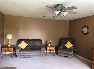 125 Granger Ln, Versailles, KY 40383