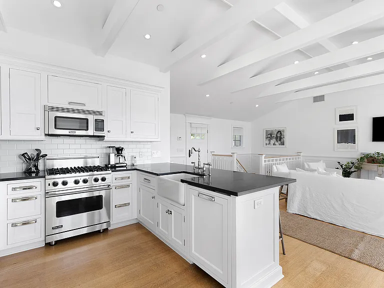 272 Old Montauk Hwy #2 — Photo 5