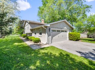 5 E Anchor Dr, Oswego, IL 60543