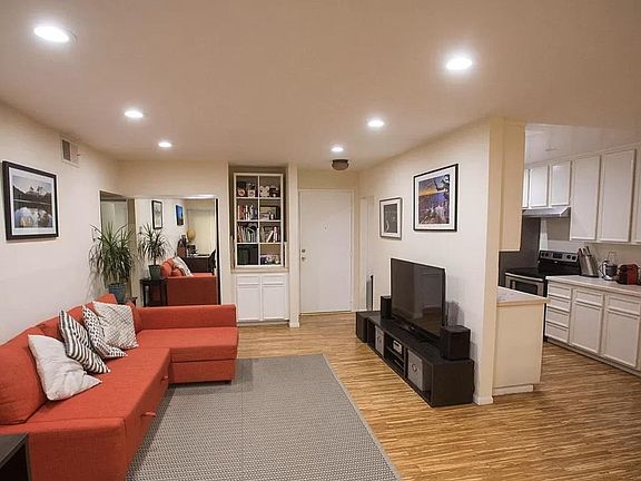 4th image of 1735 N Fuller Ave APT 120