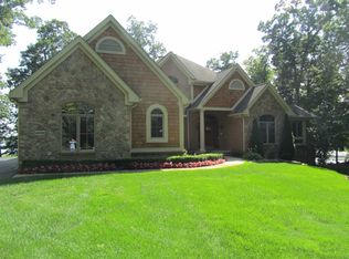 4828 Grover Dr, Brighton, MI 48116